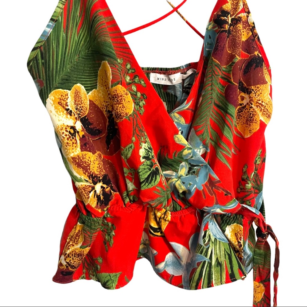 Mind Code Red Floral Dressy Cropped Tank Top in Size S - Picture 10 of 14